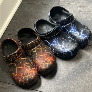 🔥⚡️CROCS 2 pair Fiery Orange and Black Lightening unisex M10 W12